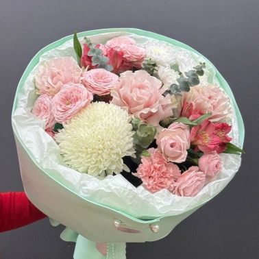 Сборный букет из роз и хризантем «Мармелад» 