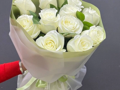 Монобукет из белых роз «Нежность»