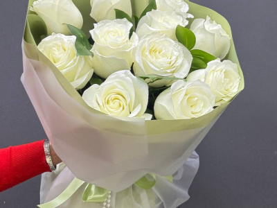 Монобукет из белых роз «Нежность»