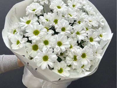 Монобукет из хризантем «Свадебная нежность»