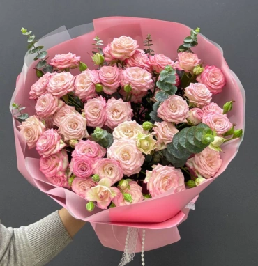 Монобукет из кустовых роз «Нежное розовое облако»