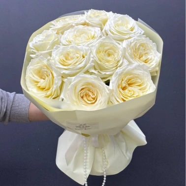 Монобукет из роз цвета шампань «Брызги игристого»