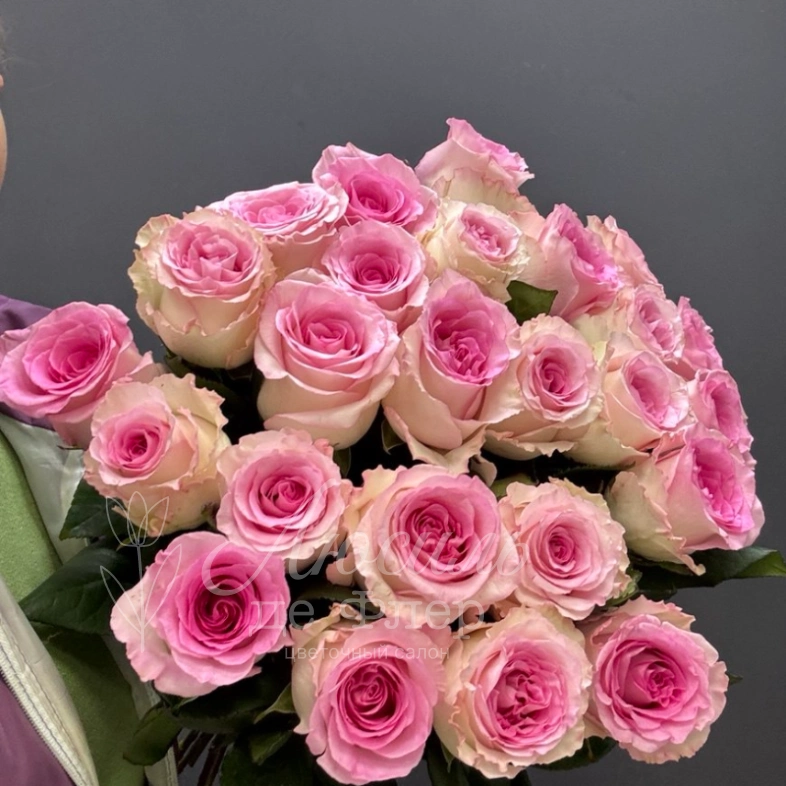 Монобукет из 25 розовых роз &laquo;Мадлен&raquo;