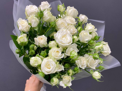 Монобукет из белых кустовых роз «Навсегда»