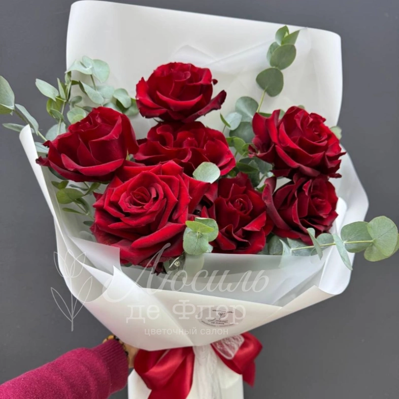 Монобукет из 7 бордовых роз &laquo;Букет страсти&raquo;