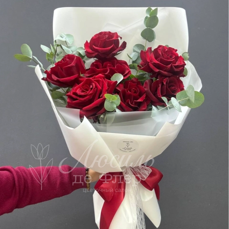 Монобукет из 7 бордовых роз &laquo;Букет страсти&raquo;