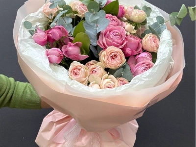 Монобукет из пионовидных кустовых ро «Фламинго»