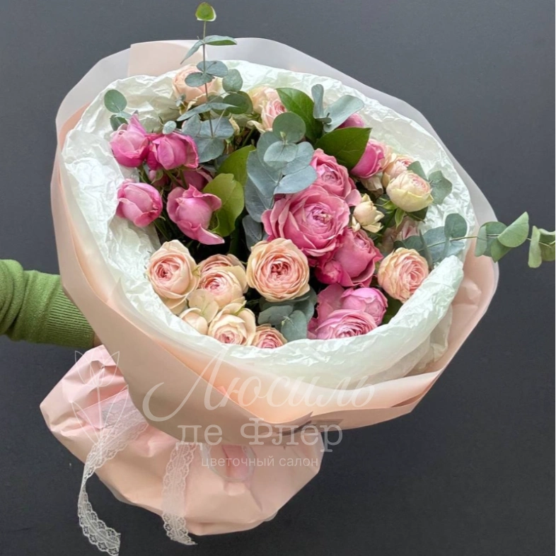 Монобукет из пионовидных кустовых ро &laquo;Фламинго&raquo;