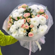 Букет из хризантем и кустовых роз &laquo;Нежный рассвет&raquo; 3